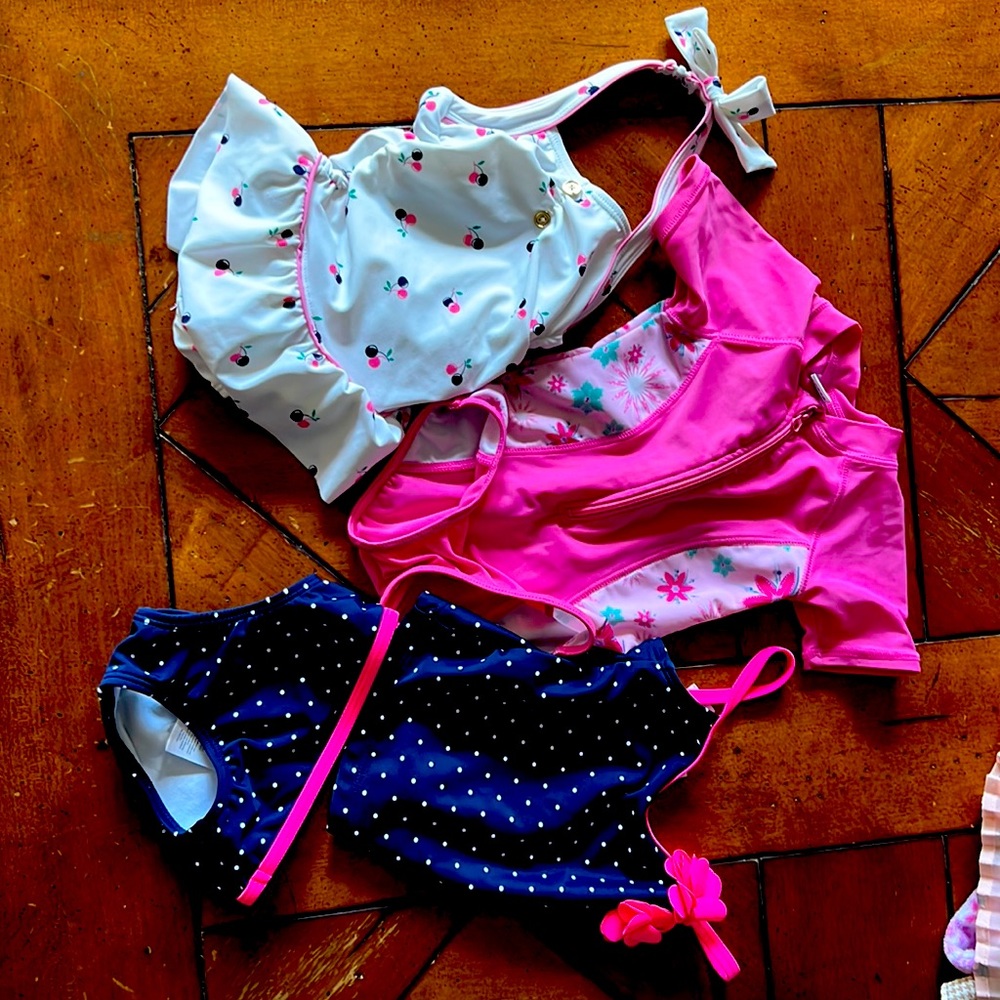 Baby girl swim lot 9-12 month